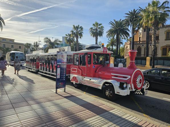 El tren turístic de Salou té dues línies a l'estiu