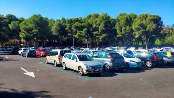 La zona azul se mantiene activa en invierno en algunas calles de Salou