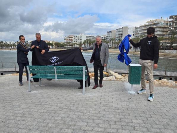 Bancos de plástico reciclado en Pilons de Salou